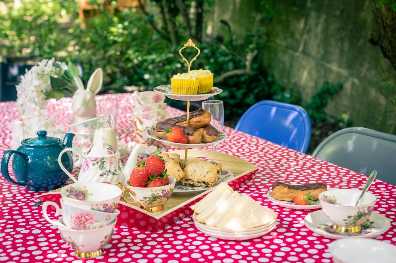 The Wonderland Townhouse - Alice In Wonderland 7Bdr Home Μπαθ Εξωτερικό φωτογραφία