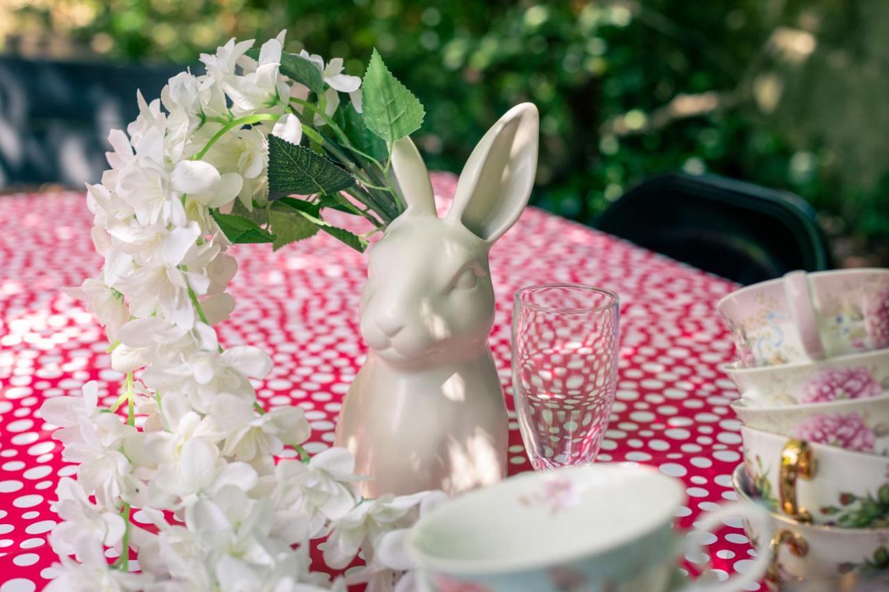 The Wonderland Townhouse - Alice In Wonderland 7Bdr Home Μπαθ Εξωτερικό φωτογραφία