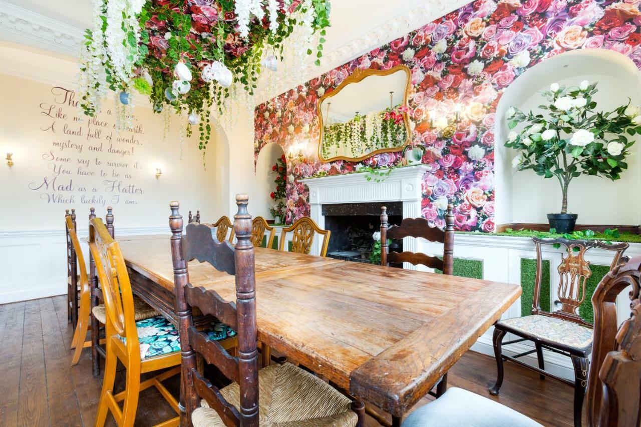 The Wonderland Townhouse - Alice In Wonderland 7Bdr Home Μπαθ Εξωτερικό φωτογραφία