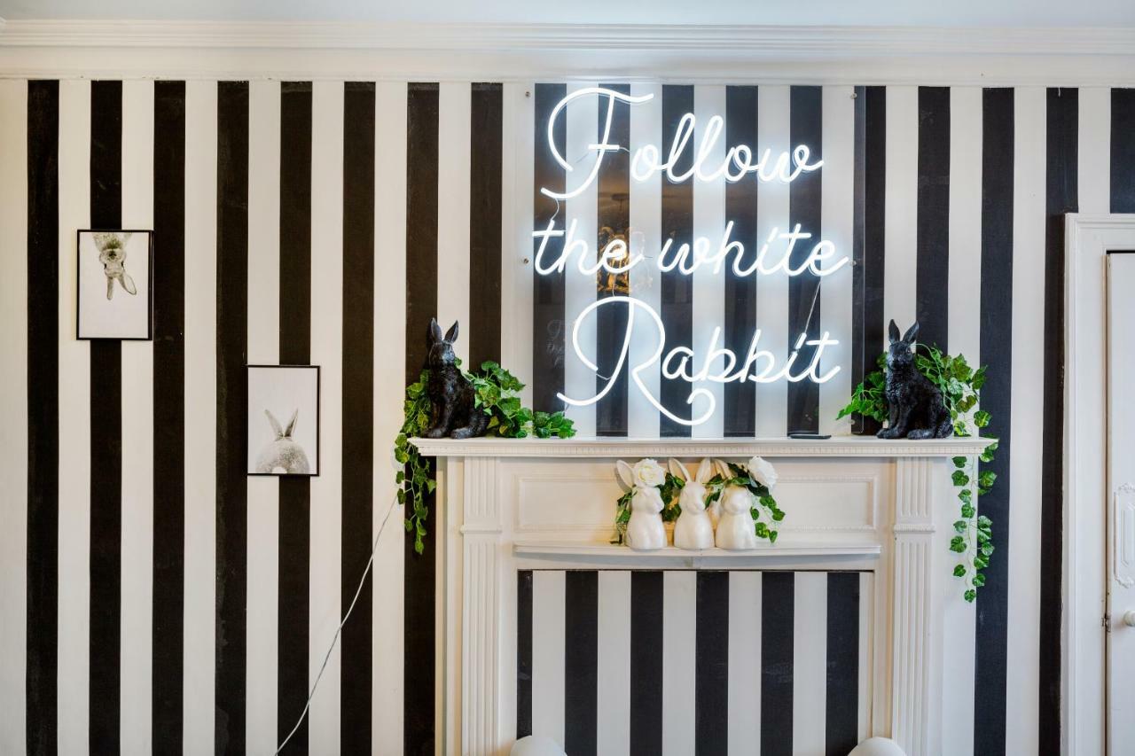 The Wonderland Townhouse - Alice In Wonderland 7Bdr Home Μπαθ Εξωτερικό φωτογραφία